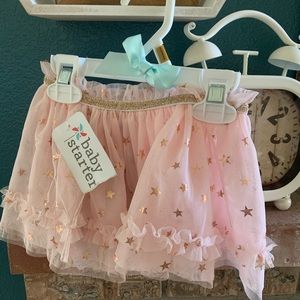 Adorable pink skirt!